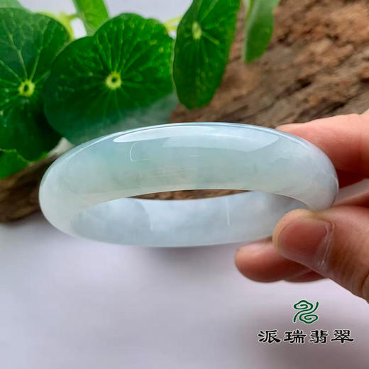 派瑞翡翠 翡翠手镯 糯冰种 浅绿色 商品图2