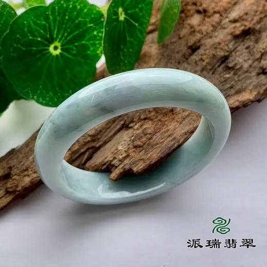 派瑞翡翠 翡翠手镯 糯种 浅绿色 商品图0