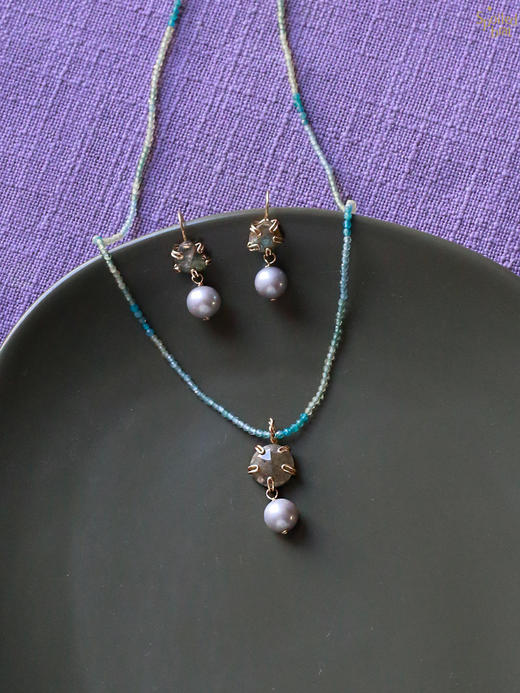 SpoiledBrat Jewelry斜长石灰珍珠耳环 商品图5