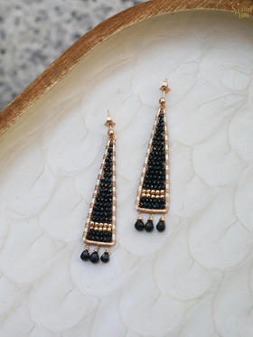 SpoiledBrat Jewelry塔型尖晶石金珠耳钉