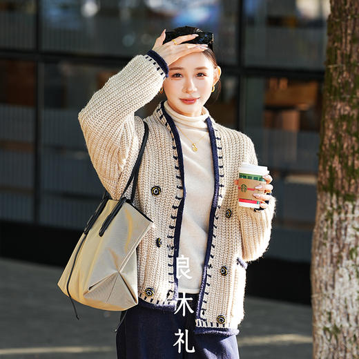 【特价不退换】【预售7天】良木礼绵羊毛开衫（D251102305F) 商品图1