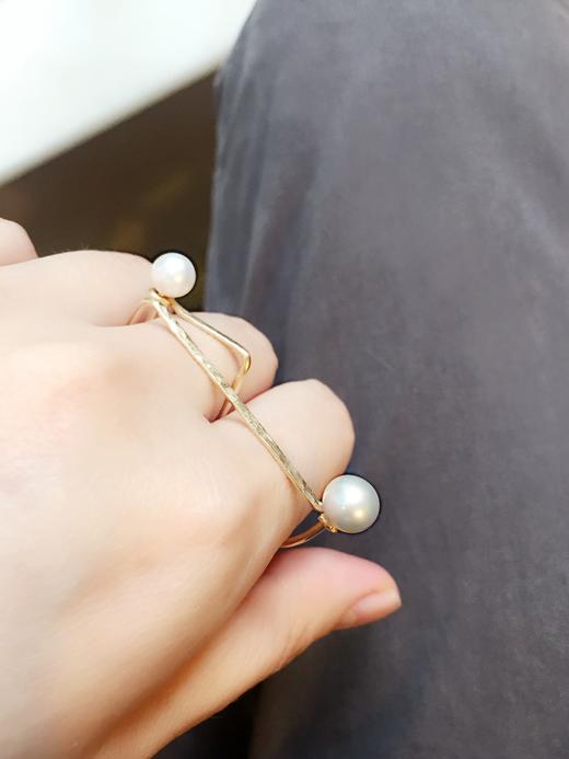 SpoiledBrat Jewelry时髦珍珠双指戒指 商品图3