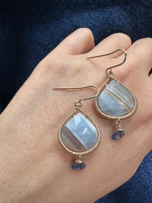 SpoiledBrat Jewelry蓝纹欧泊坦桑石耳环 商品图0