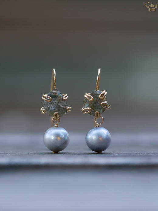 SpoiledBrat Jewelry斜长石灰珍珠耳环 商品图2