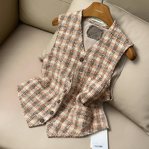 【特价不退不换】良木礼羊毛马甲（Q2591819） 商品图0