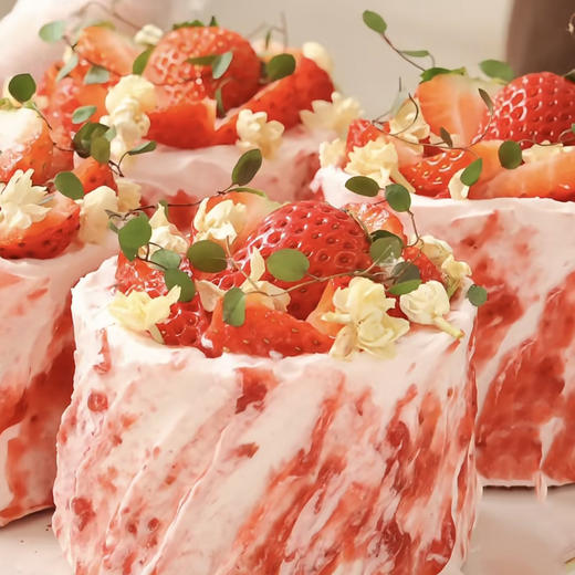 4寸草莓旋风蛋糕 商品图0