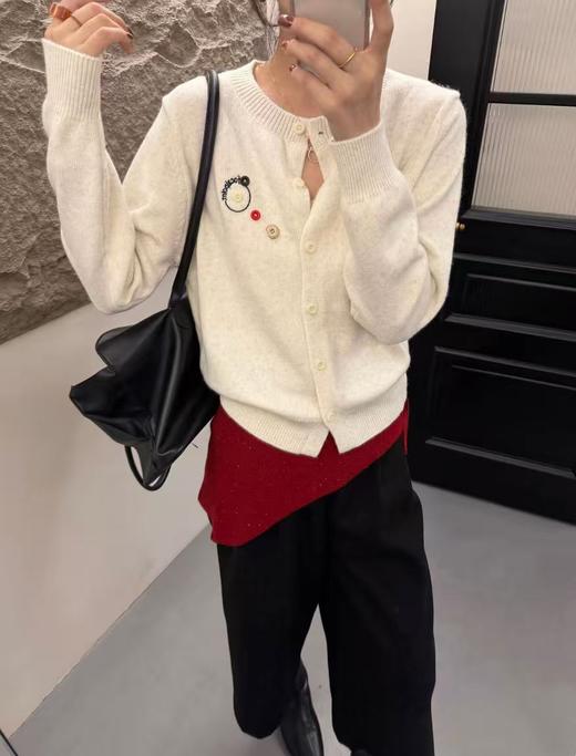 清了！清！不支持退货【自营】浣熊绒，比普通毛衣软和暖→系列慵懒风刺绣纽扣 设计感宽松开衫毛衣-喜出 商品图1