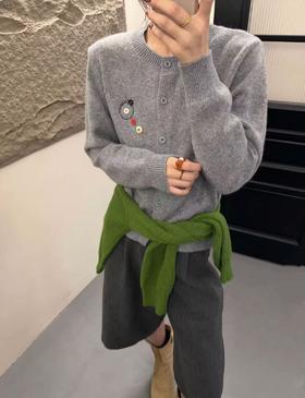 清了！清！不支持退货【自营】浣熊绒，比普通毛衣软和暖→系列慵懒风刺绣纽扣 设计感宽松开衫毛衣-喜出