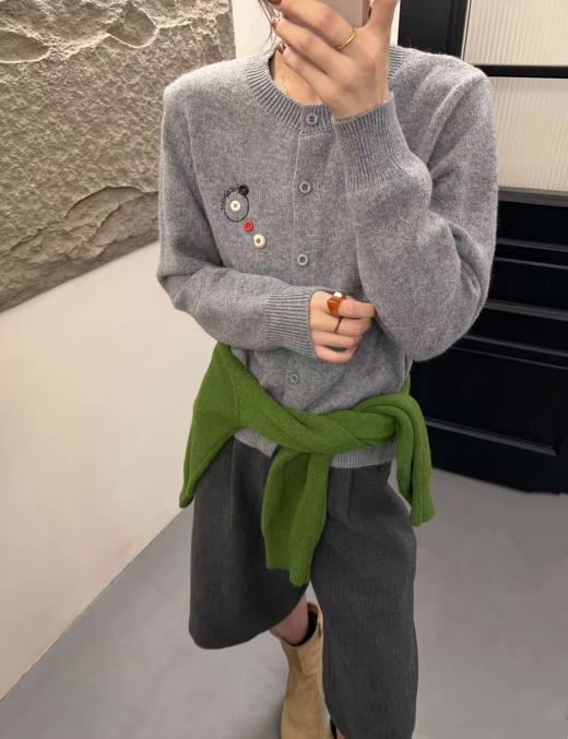 清了！清！不支持退货【自营】浣熊绒，比普通毛衣软和暖→系列慵懒风刺绣纽扣 设计感宽松开衫毛衣-喜出 商品图0