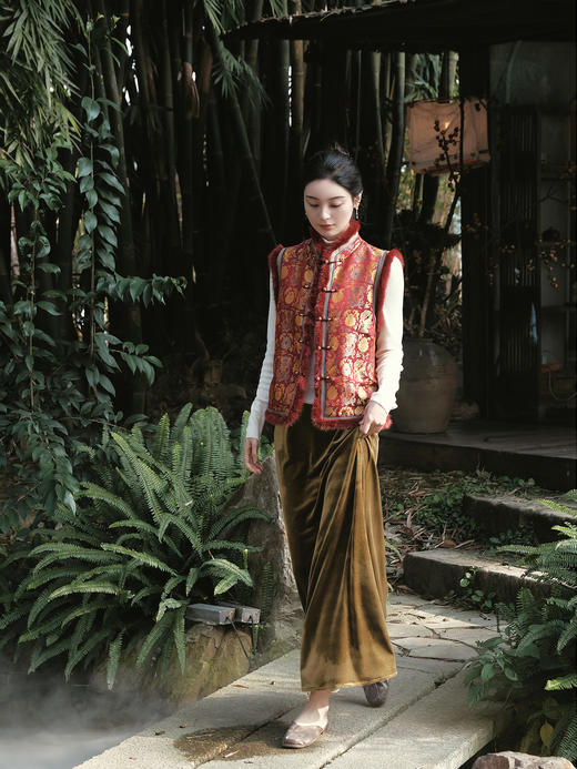 盛唐婧 | 新中式宋锦龙凤穿莲纹夹棉马甲 商品图7