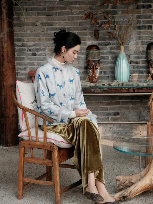 盛唐婧 | 新中式马上有钱纹丝毛夹棉外套-蓝色 商品图5