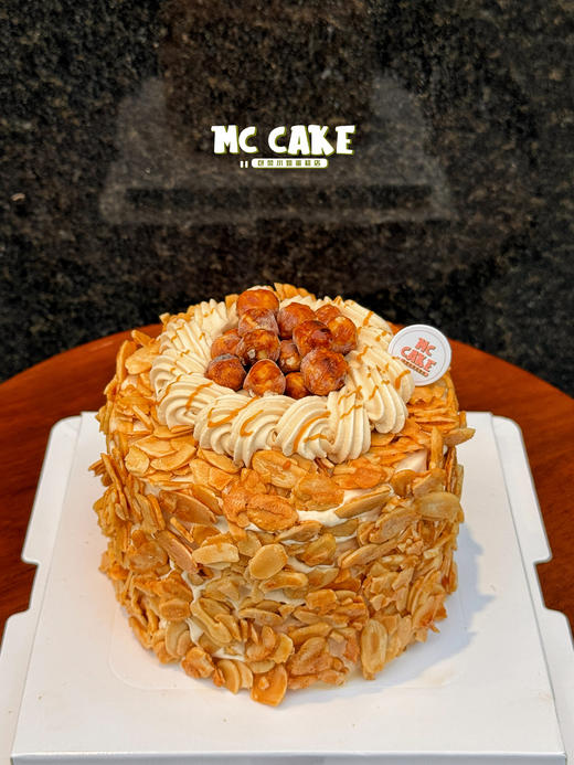 杏仁榛子咸奶油【焦糖榛子+烤杏仁片+可可戚风胚+香草布蕾+海盐焦糖奶油+黄油薄脆+榛子仁】 商品图1