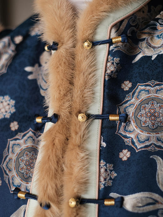 盛唐婧 | 新中式真丝宋锦宝相敦煌兔纹夹棉马甲 商品图1