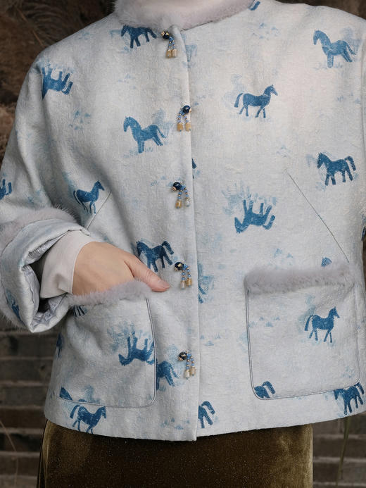 盛唐婧 | 新中式马上有钱纹丝毛夹棉外套-蓝色 商品图1