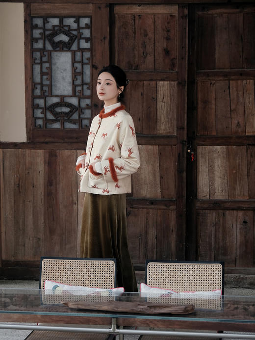 盛唐婧 | 新中式马上有钱纹丝毛夹棉外套-米橙 商品图4