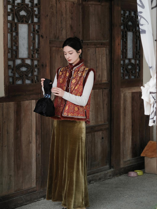 盛唐婧 | 新中式宋锦龙凤穿莲纹夹棉马甲 商品图6