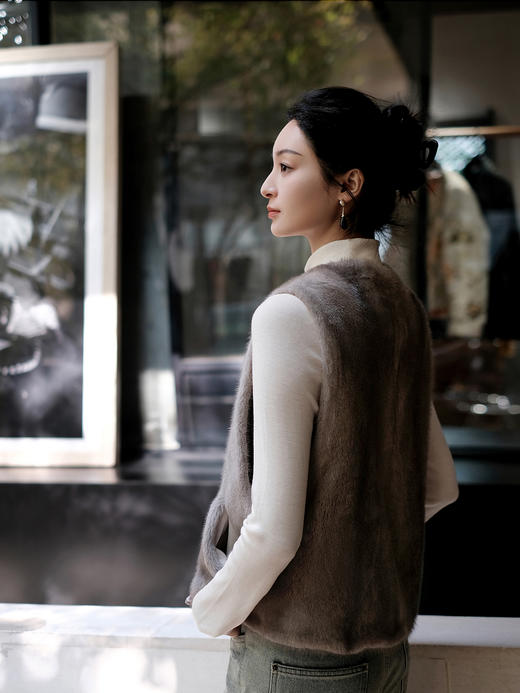 盛唐婧 | 新中式进口水貂盘扣马甲-灰色 商品图2