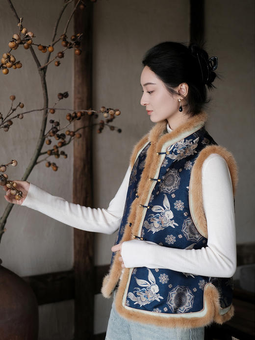 盛唐婧 | 新中式真丝宋锦宝相敦煌兔纹夹棉马甲 商品图3