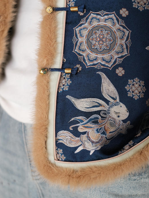 盛唐婧 | 新中式真丝宋锦宝相敦煌兔纹夹棉马甲 商品图2