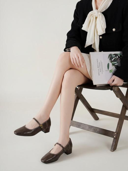 西村名物2025年秋季新款头层牛皮舒适低跟小尖头玛丽珍单鞋X25CE16118 商品图0