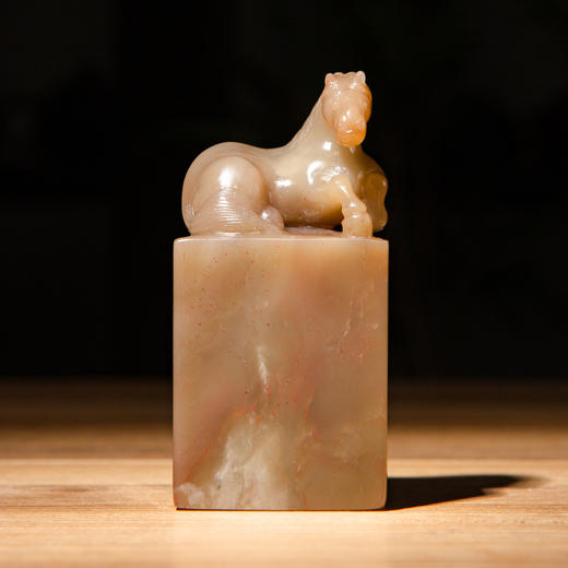 寿山石老料手雕“古骏”方章 商品图4
