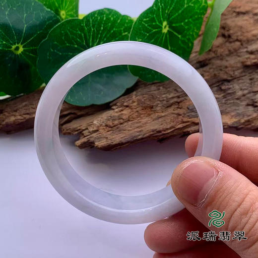 派瑞翡翠 翡翠手镯 糯种 浅绿色 商品图2