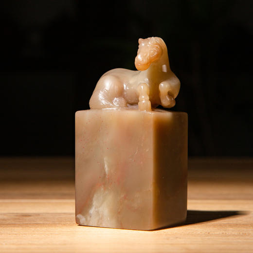 寿山石老料手雕“古骏”方章 商品图0