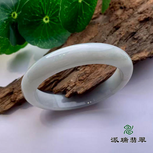 派瑞翡翠 翡翠手镯 糯种 浅绿色 商品图0