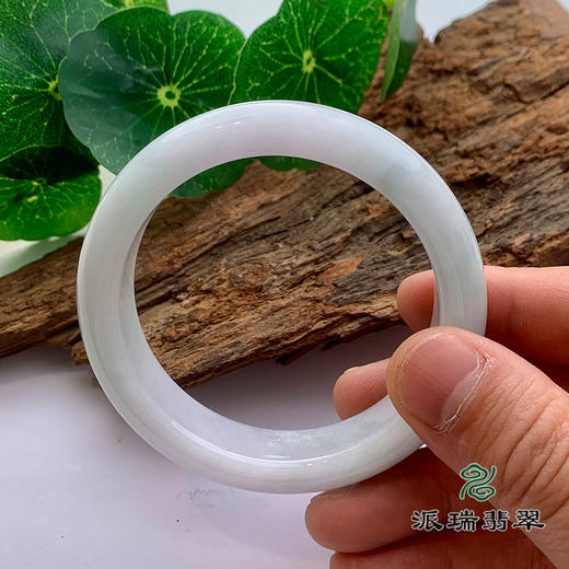 派瑞翡翠 翡翠手镯 糯种 浅绿色 商品图1