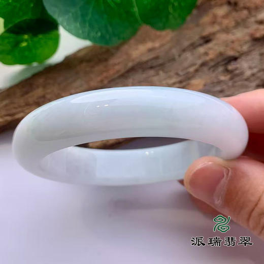 派瑞翡翠 翡翠手镯 糯种 浅绿色 商品图3