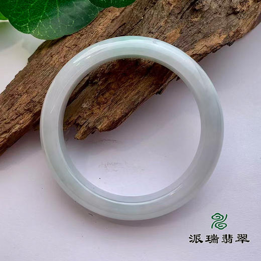 派瑞翡翠 翡翠手镯 糯种 浅绿色 商品图1