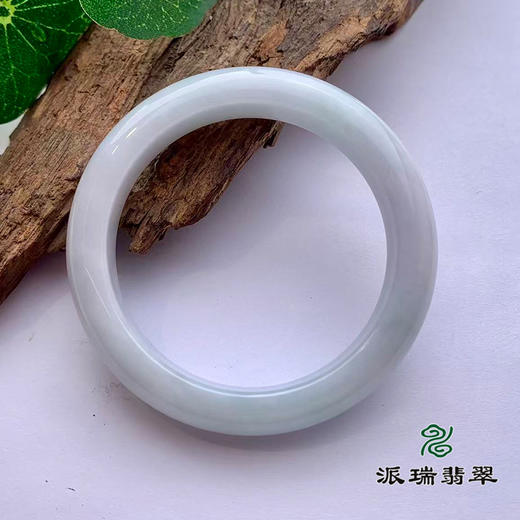 派瑞翡翠 翡翠手镯 糯种 浅绿色 商品图2