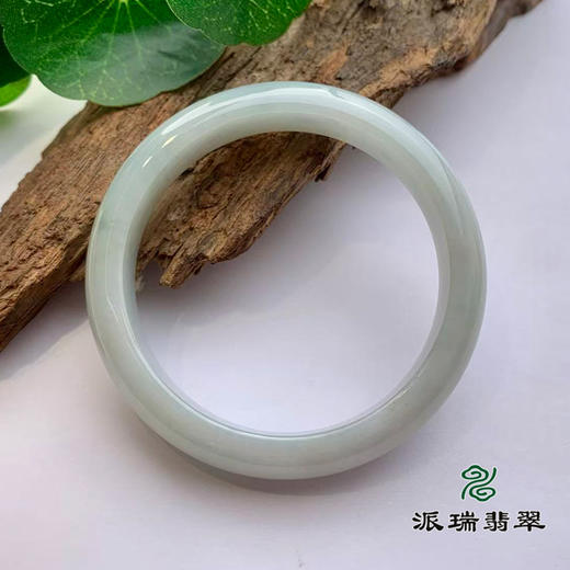 派瑞翡翠 翡翠手镯 糯种 浅绿色 商品图1