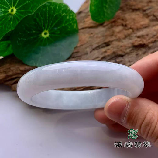 派瑞翡翠 翡翠手镯 糯种 浅绿色 商品图2