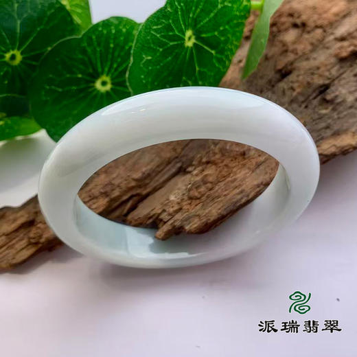 派瑞翡翠 翡翠手镯 糯种 浅绿色 商品图0