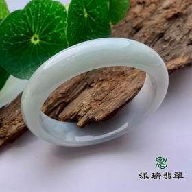 派瑞翡翠 翡翠手镯 糯种 浅绿色