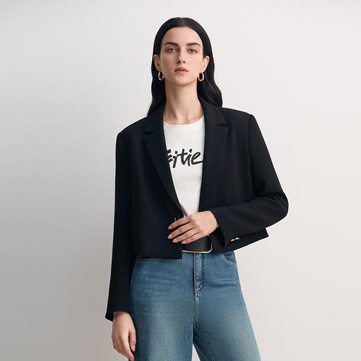 EITIE爱特爱摩登时尚单颗金属钩扣精致短款西装外套8503210 商品图3