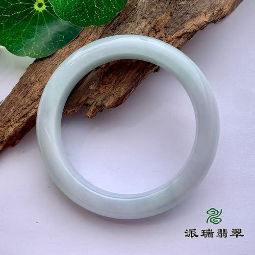 派瑞翡翠 翡翠手镯 糯种 浅绿色 商品图1