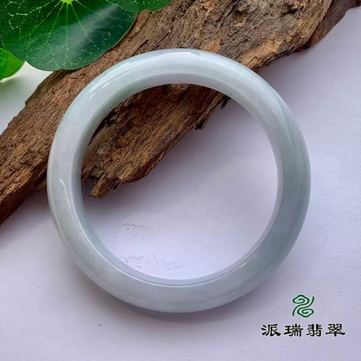 派瑞翡翠 翡翠手镯 糯种 浅绿色 商品图1