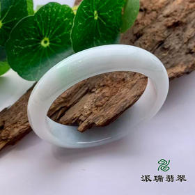 派瑞翡翠 翡翠手镯 糯种 浅绿色