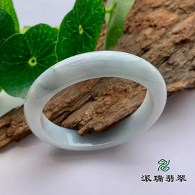 派瑞翡翠 翡翠手镯 糯种 浅绿色