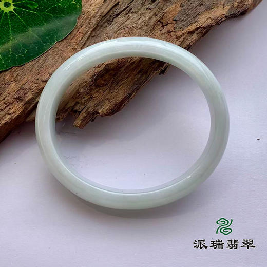 派瑞翡翠 翡翠手镯 糯种 浅绿色 商品图1