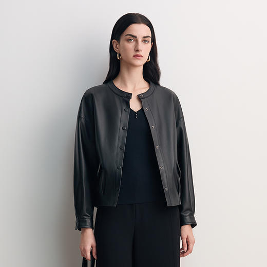 EITIE爱特爱短款圆领夹克设计收腰下摆摩登时尚减龄皮衣8593201 商品图3