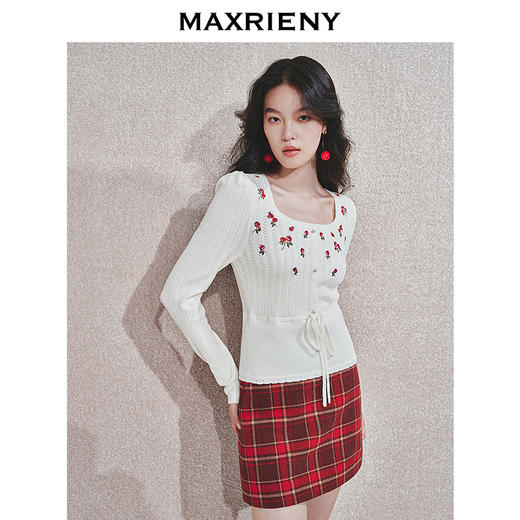 玛克门店发货：MAXRIENY玫瑰绣修身针织衫女(货号:MC85SW787) 商品图2