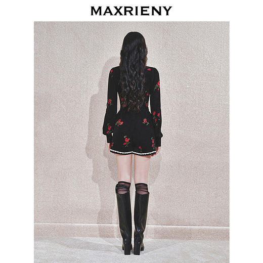 玛克门店发货：MAXRIENY玫瑰绣花A字高腰短裤(货号:MC85PA766) 商品图3