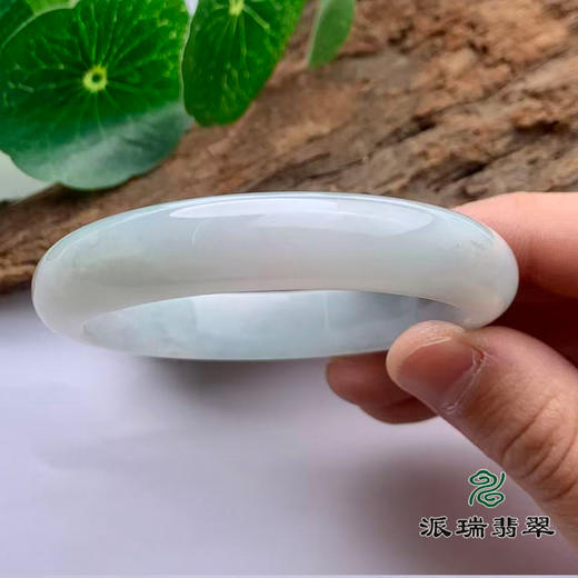 派瑞翡翠 翡翠手镯 糯种 浅绿 商品图2