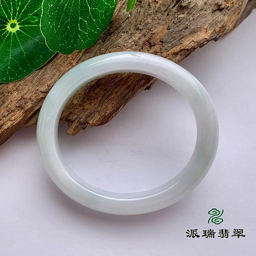 派瑞翡翠 翡翠手镯 糯种  浅绿色 商品图1