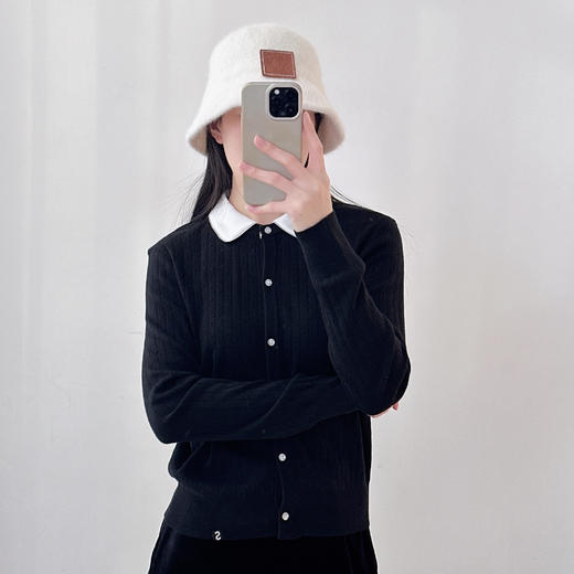 温柔风气质 撞色翻领羊绒+羊毛混纺针织衫两件套 黑色针织上衣 商品图2