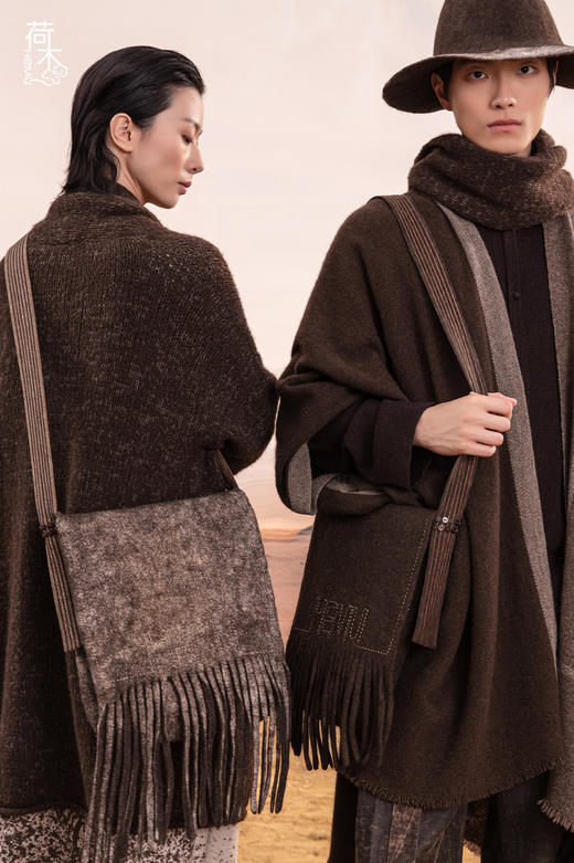 荷木HEMU丨毛毡 ·斜挎流苏小包 商品图3