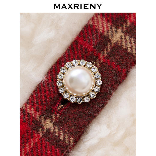 MAXRIENY【商场同款-节庆穿搭新年红】羊羔绒肌理小香外套女24冬(货号:MC85JA598) 商品图2